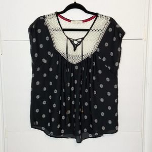 Rewind black blouse, black and white patterned blouse, lace accented blouse